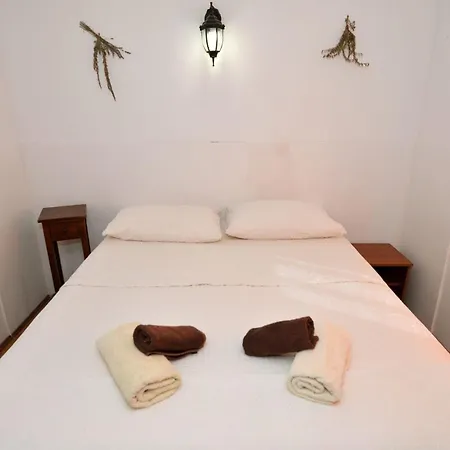 Tatil Evi Steinhaus Am Meer Mit Ueberdachter Terrasse Als Perfekter Rueckzugsort Fuer Naturliebhaber Pristanisce