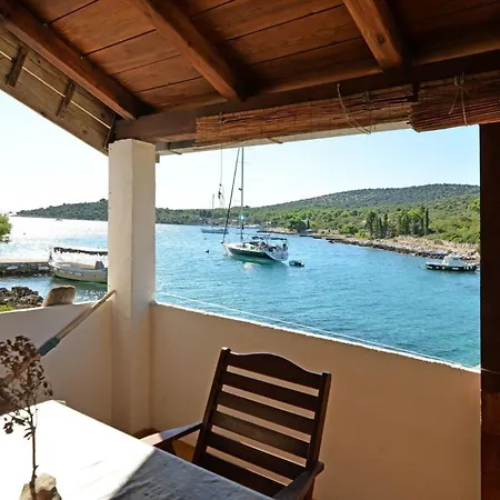 Steinhaus Am Meer Mit Ueberdachter Terrasse Als Perfekter Rueckzugsort Fuer Naturliebhaber Tatil Evi *