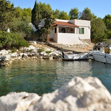 Steinhaus Am Meer Mit Ueberdachter Terrasse Als Perfekter Rueckzugsort Fuer Naturliebhaber Tatil Evi