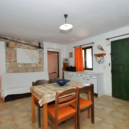 Tatil Evi Steinhaus Am Meer Mit Ueberdachter Terrasse Als Perfekter Rueckzugsort Fuer Naturliebhaber